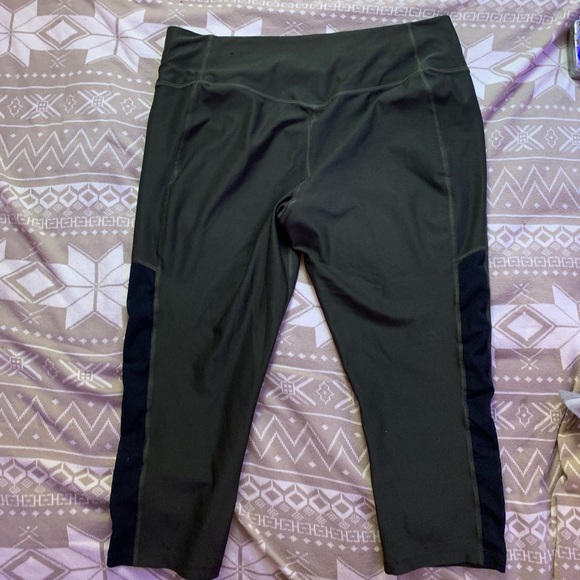 Green Nike Capri Leggings - Picture 5 of 5
